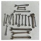 Craftsman wrench with other wrenches