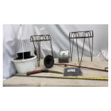 Siftomatic rabbit feeder, plant stands, Pots,