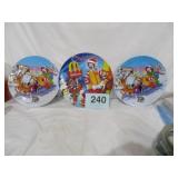 2000 McDONALDS HOLIDAY PLATES, HARD PLASTIC