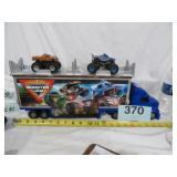 MONSTER JAM TRUCK SET