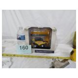 ERTL NEW HOLLAND CR9070 1/64 COMBINE , NIB