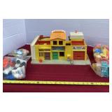Play Garage with Cars and People