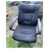 Swivel Office Chair on Wheels