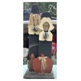 Pilgrim Thanksgiving Decor