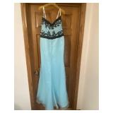 Paris Tony Bowls Size 10 Formal Dress In Good
