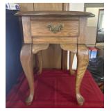 21x24 1/2x 25 1/2 Side Table