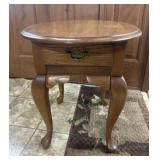 21x24 1/2x 25 1/2 Side Table