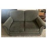 LA-Z-BOY Green Couch 63x38x37