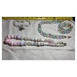 Beautiful Vtg pastel beaded jewelry, including