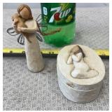 Willow Tree Angel of Friendship figurine holding