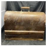 Singer Sewing Machine In Case. CAN NOT Get Case