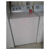WHIRLPOOL Washer Like NEW Used Very Little 2007
