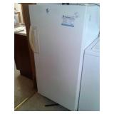 Kenmore  4 Ft Upright Freezer, Clean