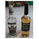 Smirnoff 100 , Black Velvet Blended Canadian