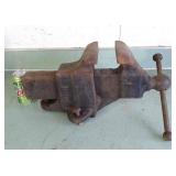 TABLE TOP VISE
