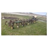 John Deere  9 row 3 pt field cultivator