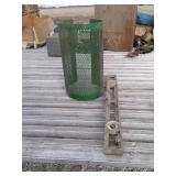 Level & John Deere Pipe Screen
