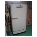 GE REFRIGERATOR works
