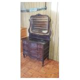 Oak dresser with serpentin  Front  & mirror