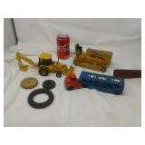 ERTL JOHN DEERE BACK HOE, TOOTSIE HAULER