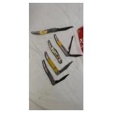 5 pocket knives one is a switchblade not working