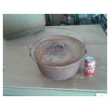 CAST IRON DUTCH OVEN