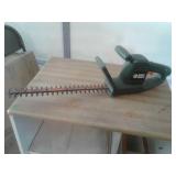 B&D ELEC. HEDGE TRIMMERS