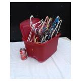 TOTE FULL CLOTHES HANGERS