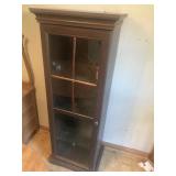 Cabinet glass shelves