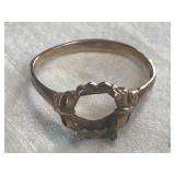10k Gold Ring missing diamond 1.23Grams