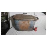 Copper wash boiler with lid.
