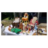 Dolls bears.