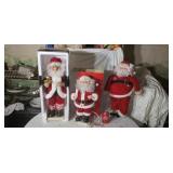 3 Santa Claus dolls