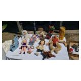 Dolls & clowns