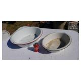 2 porcelain wash pans