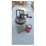 The Lighting butter churn 2 qt.