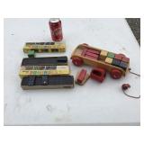 Old Dominos, Pull Toy