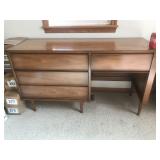 Dixie Dresser