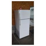 Hotpoint refrigerator works good