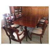 Beautiful Dining Room Table & Chairs