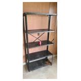 Metal shelving unit