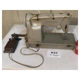 SINGER TABLE TOP SEWING MACHINE
