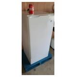 Criterion compact frig 1 1/2 year old.