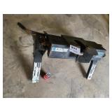 REESE 14K 5TH WHEEL HITCH