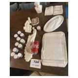 CERAMIC PIECES AND PAINTS