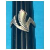 Sz.5 Sterling Silver Ring 2.32 Grams