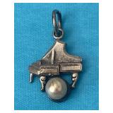 Sterling Silver & Pearl Pendant 1.51 Grams