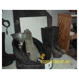 FEEDERS, HEAT LAMP, MUD BOOTS SIZE 12