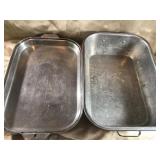 LG ROASTER WITH BAKING PAN THAT SERVES