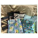 6 NEW TOTE BAGS, 4 W/COIN PURSES